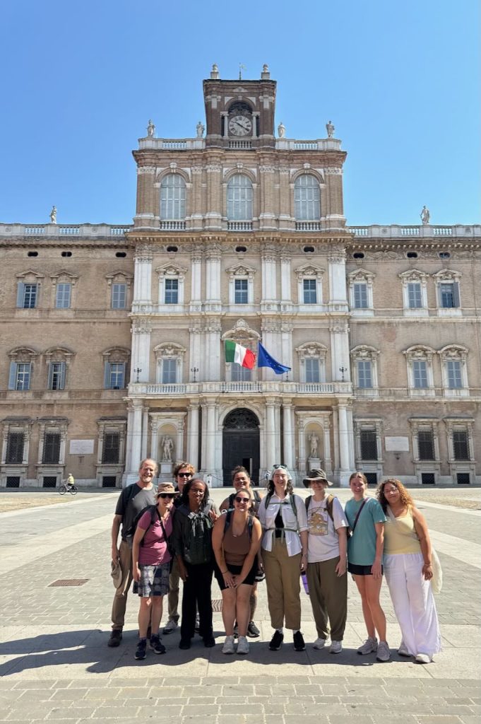 Modena's Piazza Roma